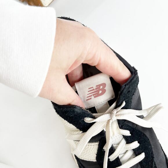 New Balance 327 Synthetic Suede N Logo Low Top Sneakers Black White Gum 7.5 - Picture 6 of 8